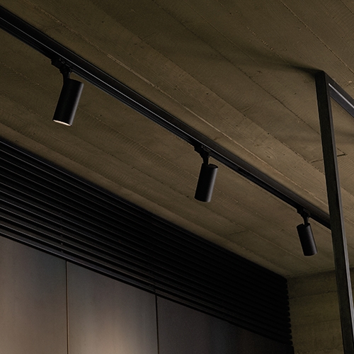 https://staging.ideal-lux.we-dev.it/assets/images/2025.01_Explore_our_collection_Tecnico.jpg