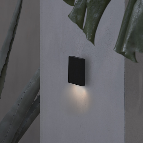 https://staging.ideal-lux.we-dev.it/assets/images/2026.01_Explore_our_collection_Esterni.jpg