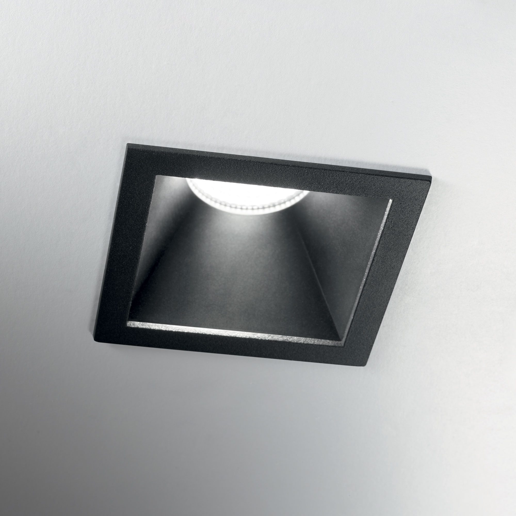 GAME TRIM SQUARE 11W 3000K BK BK