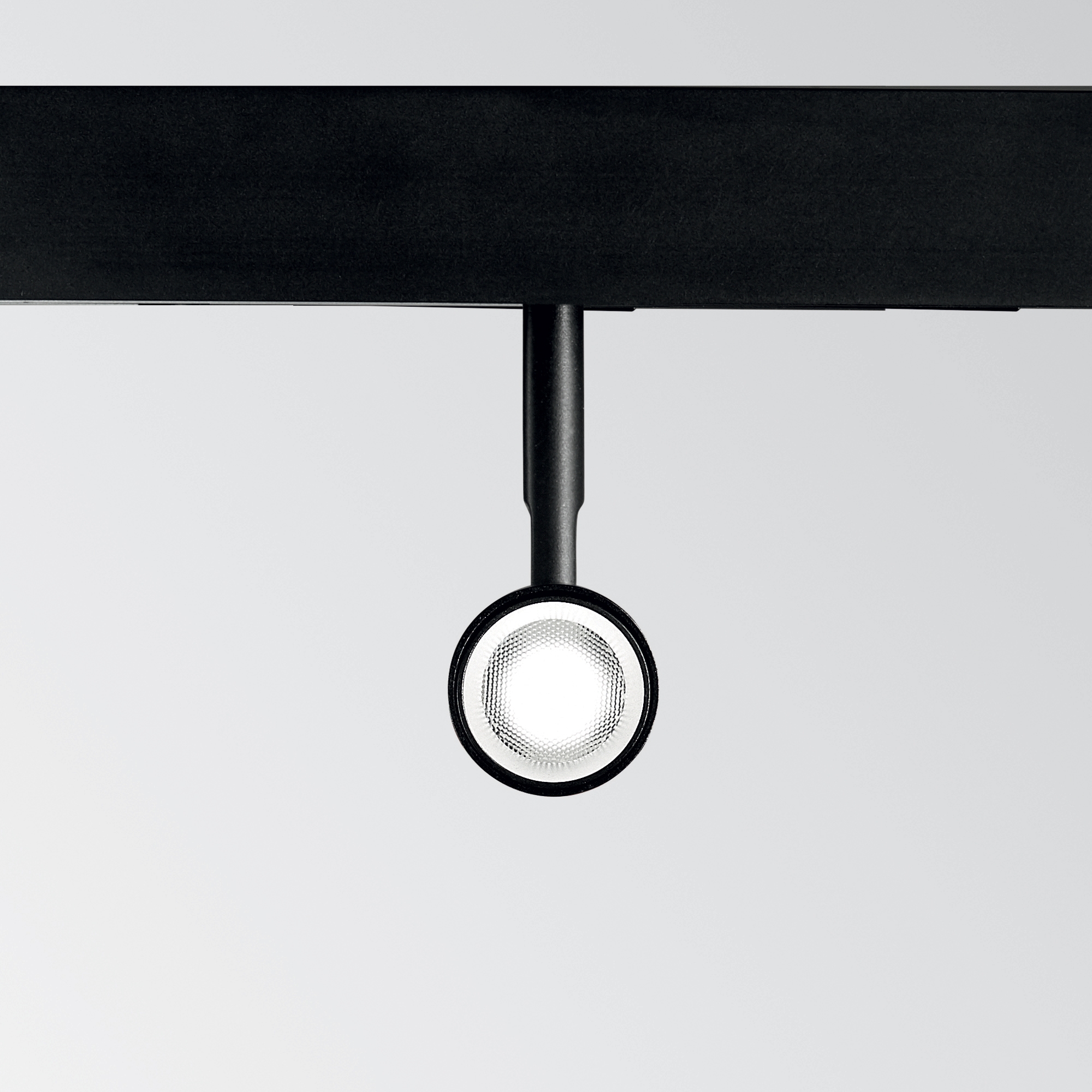 EGO TRACK SINGLE 03W 3000K ON-OFF BK