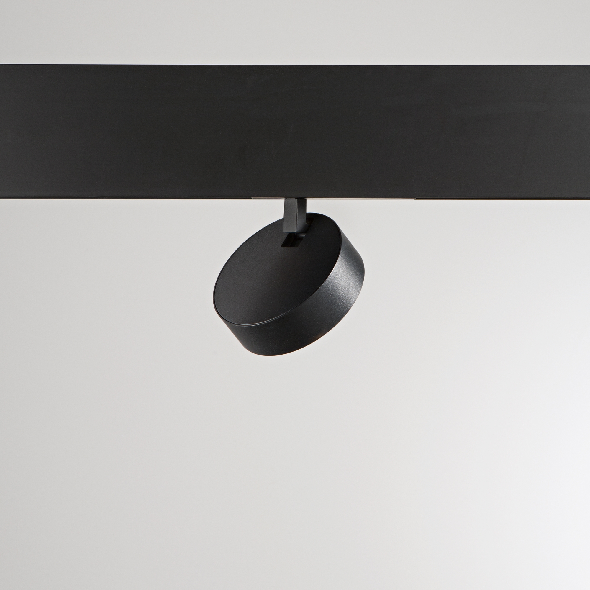 EGO TRACK FLAT SINGLE 09W 3000K ON-OFF WH
