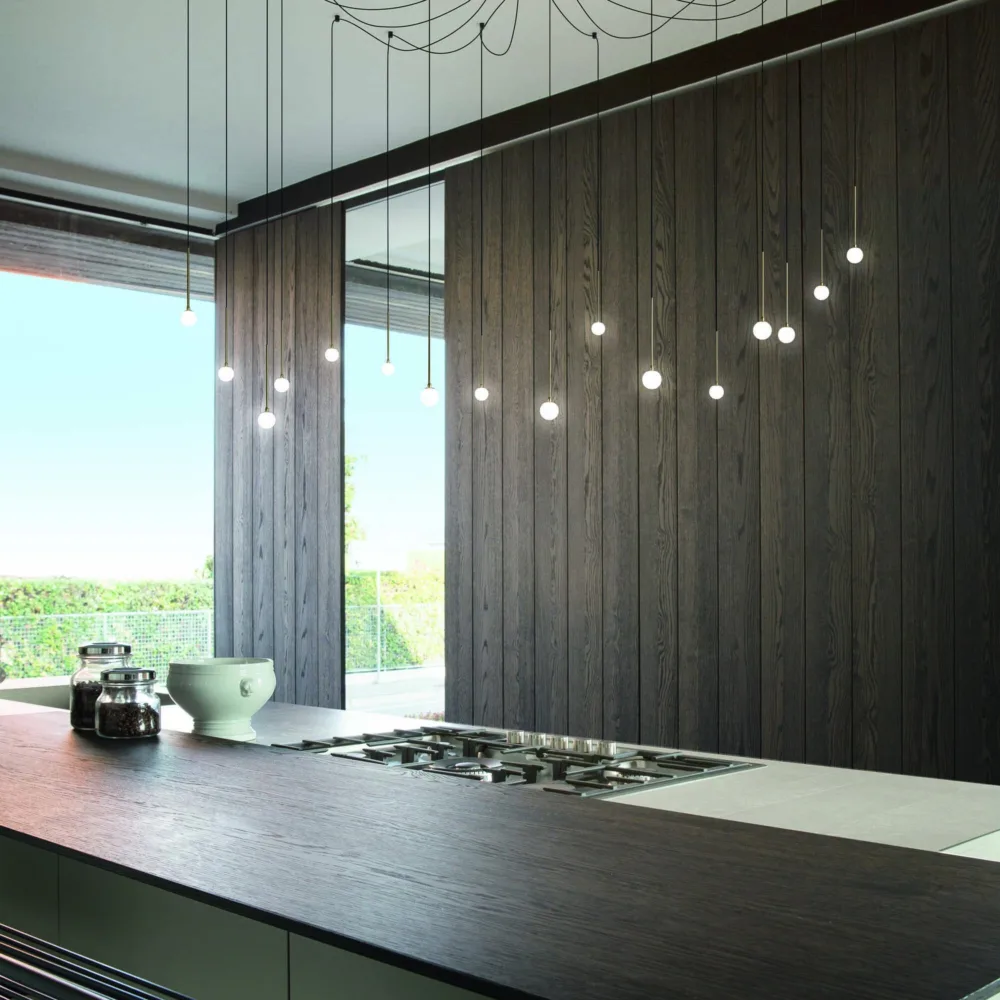 LUCCIOLA SP16 NERO - Location